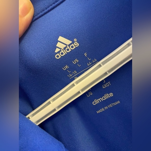 Adidas size large - Picture 3 of 3